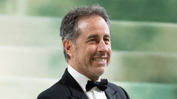 Jerry Seinfeld commencement speech interrupted by Palestine protesters