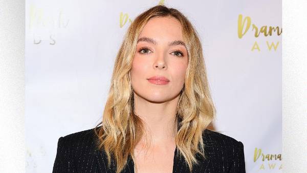 Jodie Comer walks off Broadway matinée stage over breathing problems from imported Canadian smoke