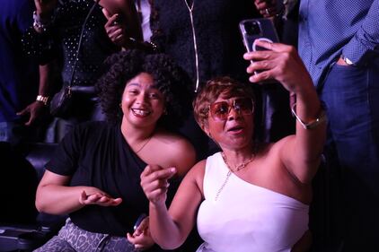 WTBV 101.5 The Vibe Fantasia Anthony Hamilton Benchmark International Arena