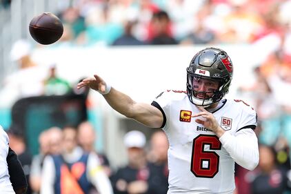 NFL Tampa Bay Buccaneers vs Miami Dolphins