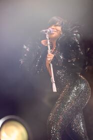 WTBV 101.5 The Vibe Fantasia Anthony Hamilton Benchmark International Arena